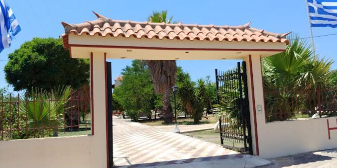 Hotel Takis Agios Georgios  Екстериор снимка